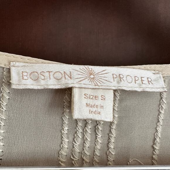 BOSTON PROPER | Geometric Beaded Short Sleeve Blouse | Size Small - Picture 5 of 8